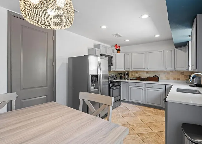 Spacious 4br W Fenced Yard Round Rock